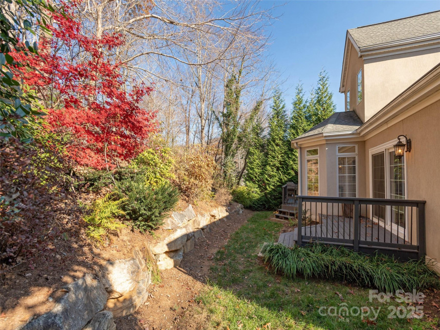 19 Tiverton Ln Asheville, NC 28803