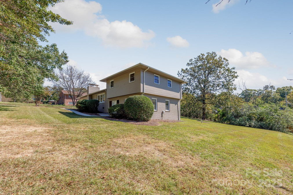 245 Enwood Dr Charlotte, NC 28214