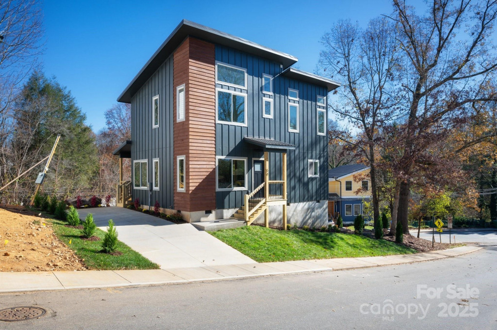 54 Harnett St Asheville, NC 28806