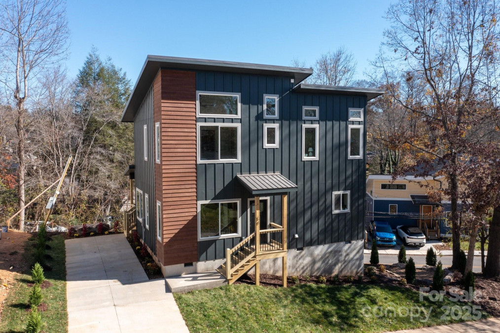 54 Harnett St Asheville, NC 28806