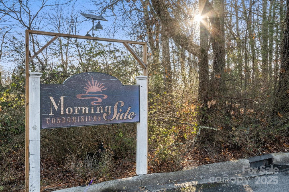 137 Morningside Ln Hendersonville, NC 28792