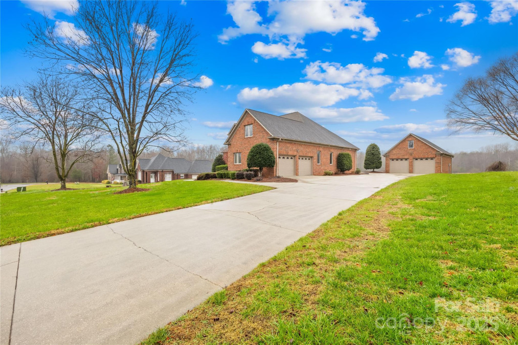 2510 Burton Estates Ln Lincolnton, NC 28092