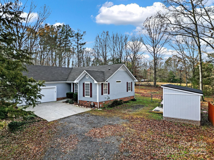 2385 Deertrack Cir Lancaster, SC 29720