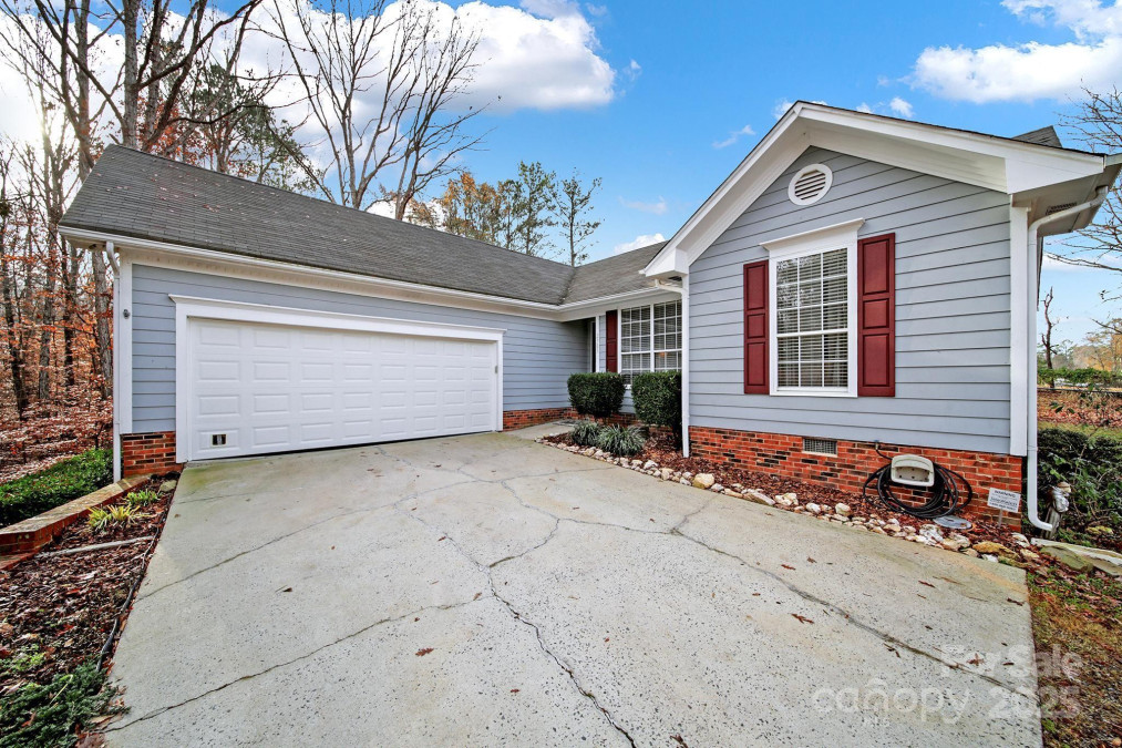 2385 Deertrack Cir Lancaster, SC 29720