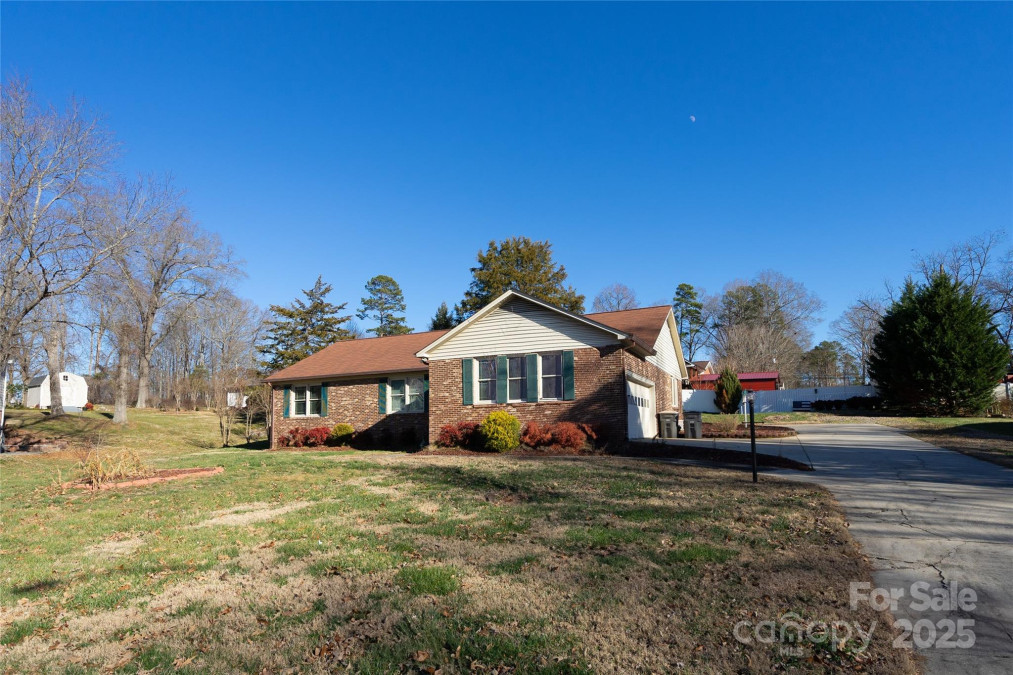 1544 Daybreak Ridge Rd Kannapolis, NC 28081