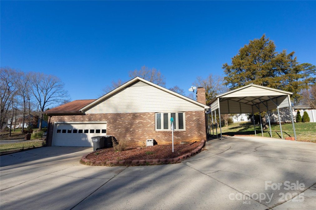 1544 Daybreak Ridge Rd Kannapolis, NC 28081