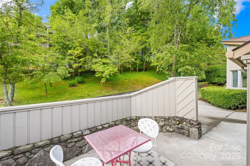 401 Timber Dr Asheville, NC 28804