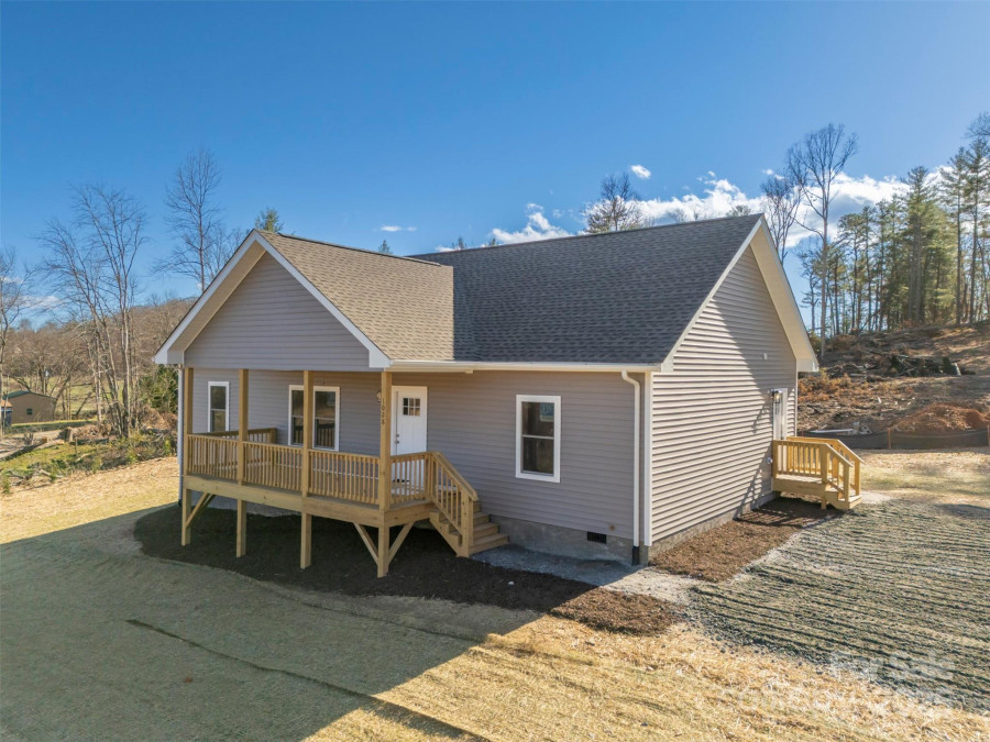 23 Vernon Ln Hendersonville, NC 28792