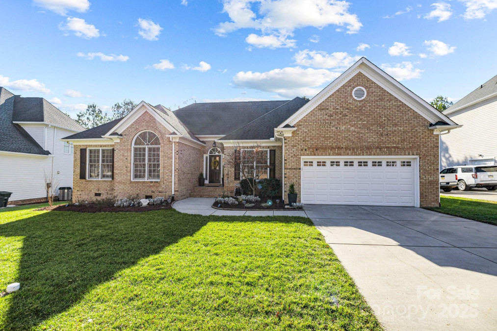 3065 River Bend Dr Tega Cay, SC 29708