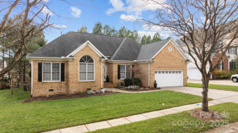 3065 River Bend Dr Tega Cay, SC 29708