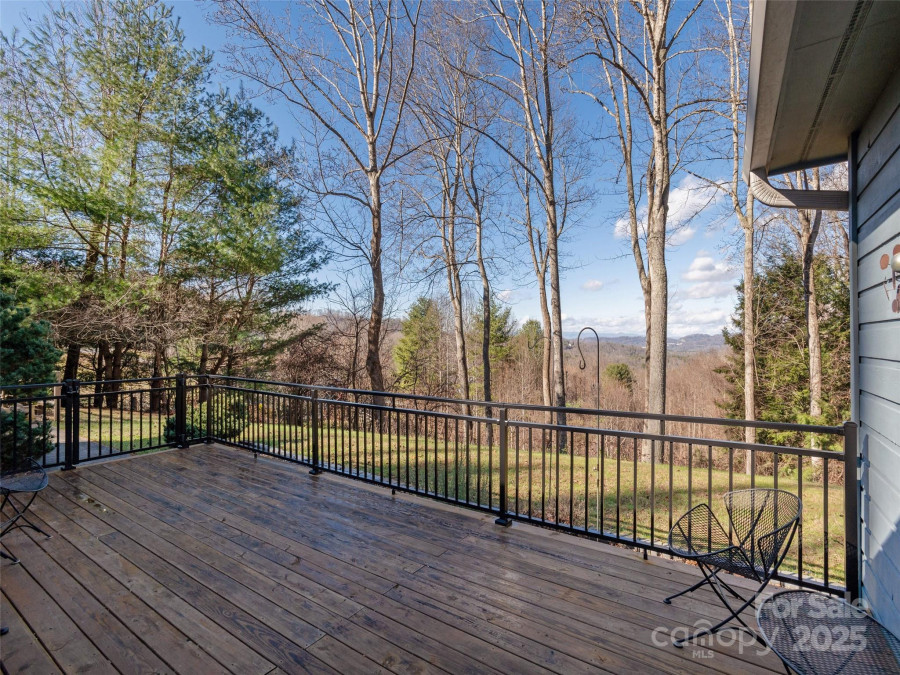 5 Stonecrest Dr Asheville, NC 28803