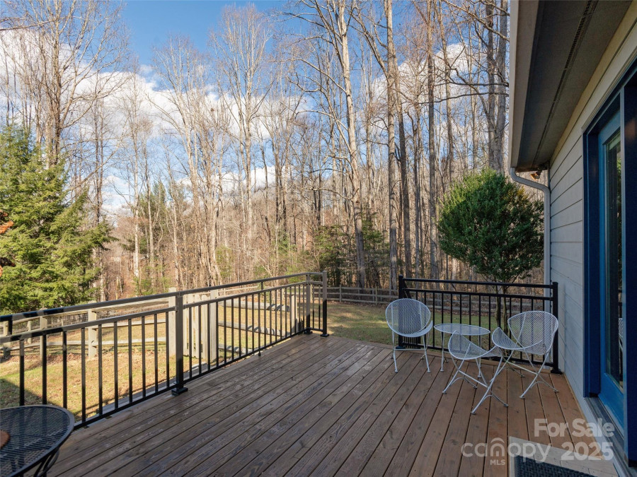 5 Stonecrest Dr Asheville, NC 28803