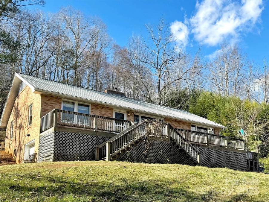 22 Penny Ln Canton, NC 28716