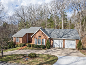 185 Oak Ridge Dr Clyde, NC 28721