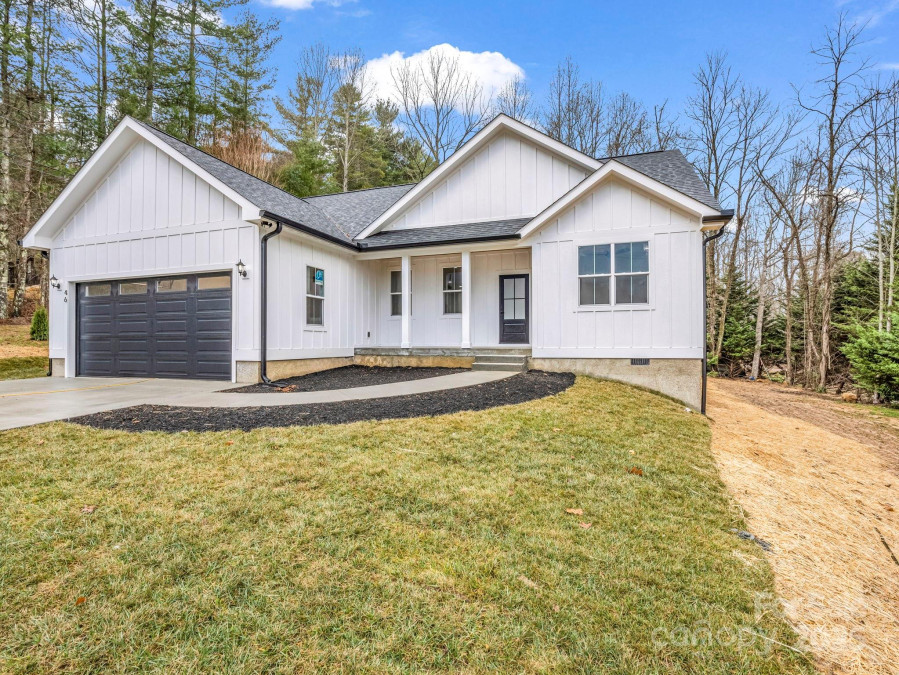 46 Bear Rock Rd Hendersonville, NC 28739