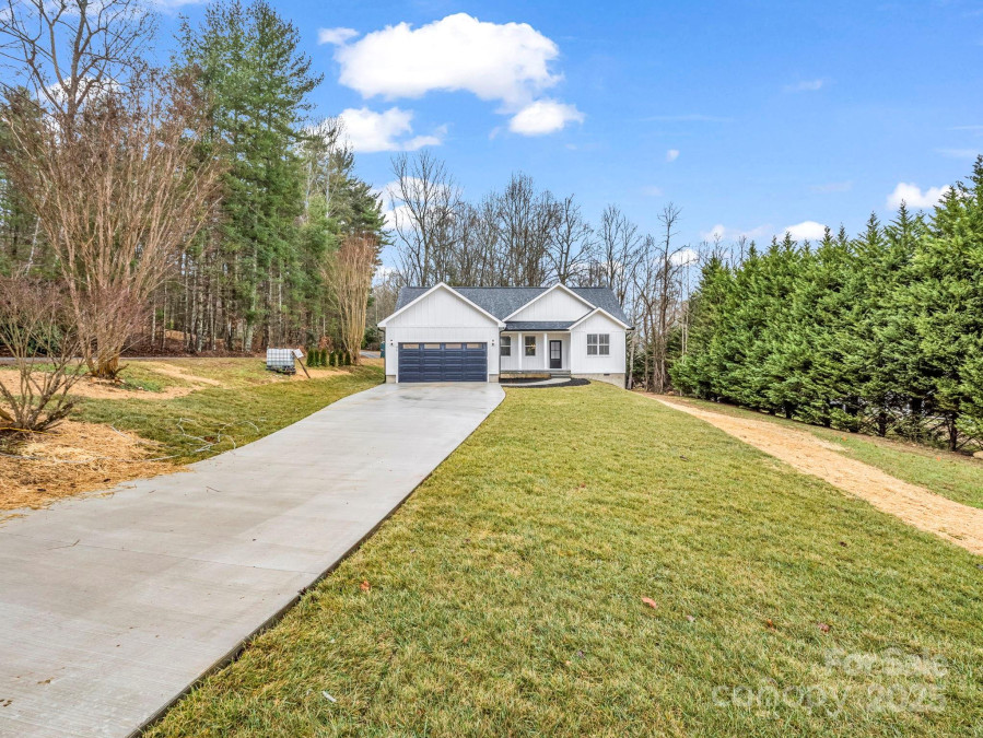 46 Bear Rock Rd Hendersonville, NC 28739