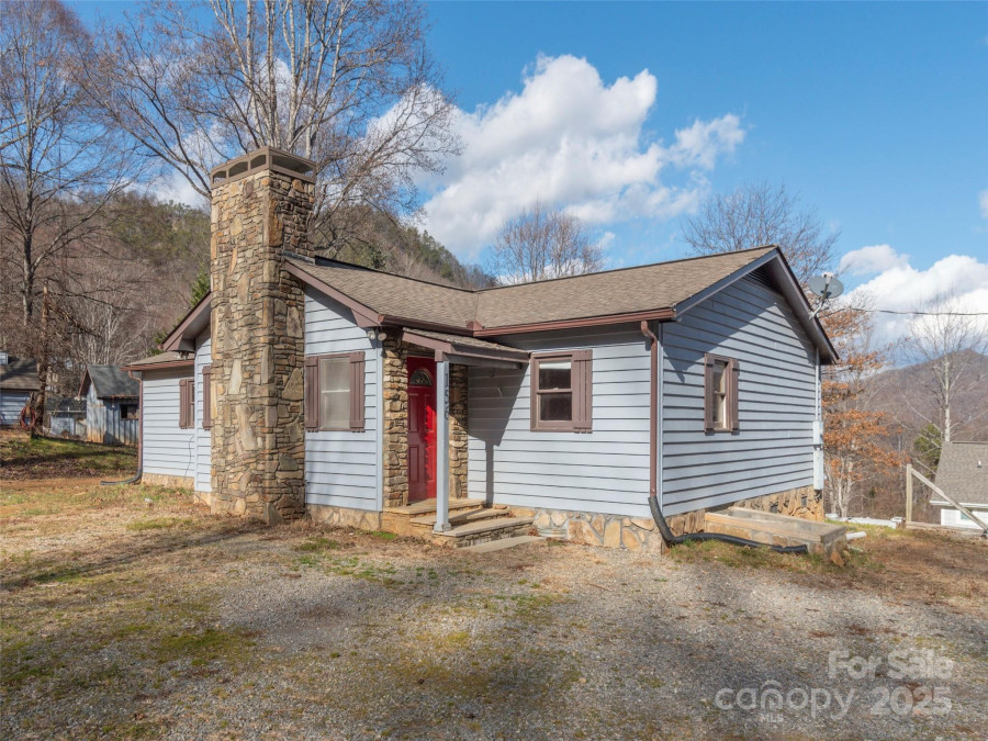 156 High Top Dr Canton, NC 28716