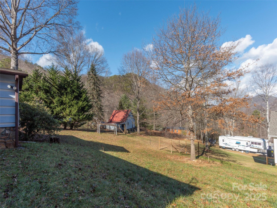 156 High Top Dr Canton, NC 28716