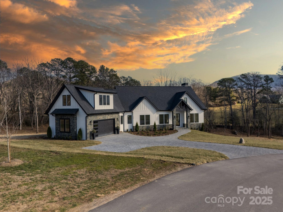 144 Annabelle Linn Dr Fairview, NC 28730