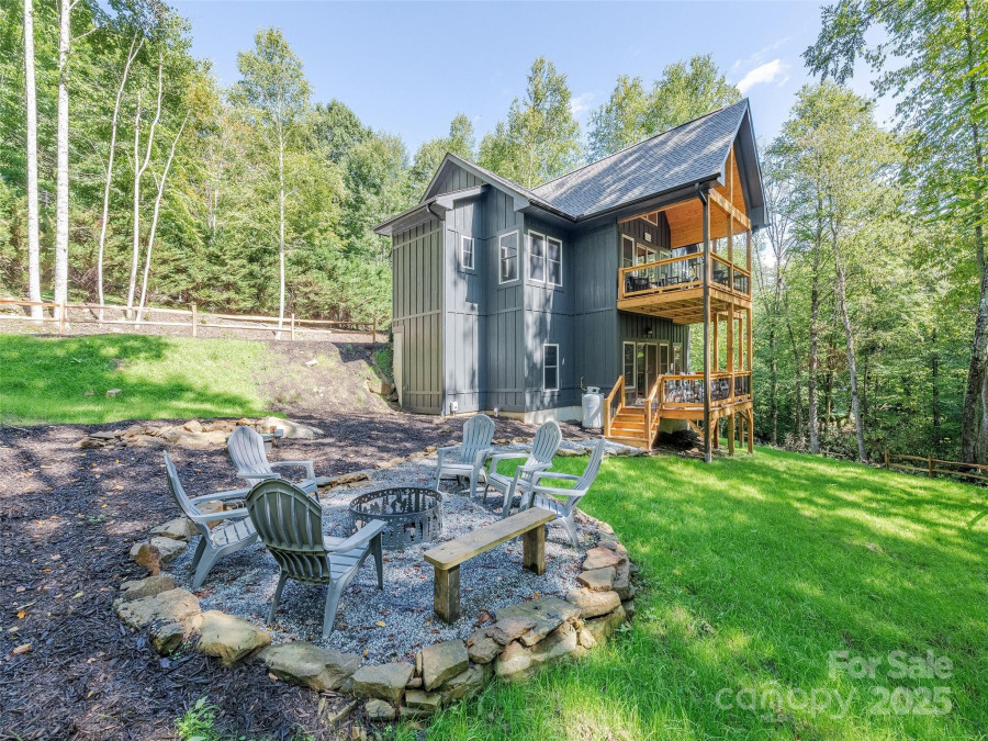 1581 Campbell Creek Rd Maggie Valley, NC 28751