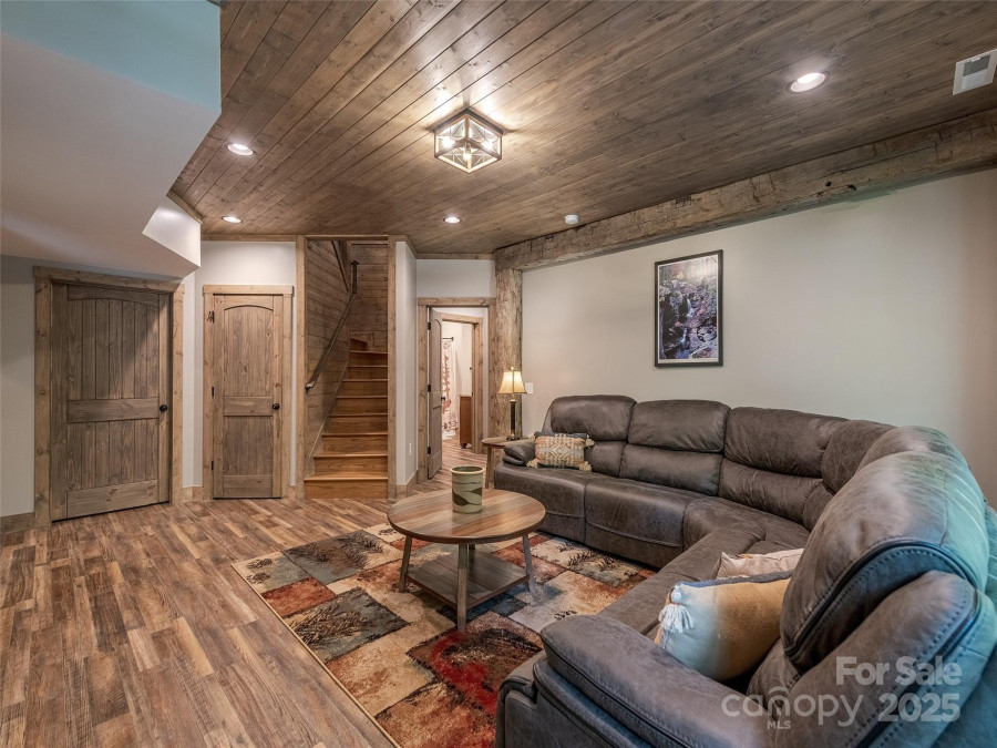 1581 Campbell Creek Rd Maggie Valley, NC 28751