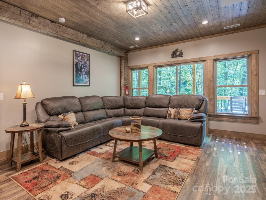 1581 Campbell Creek Rd Maggie Valley, NC 28751