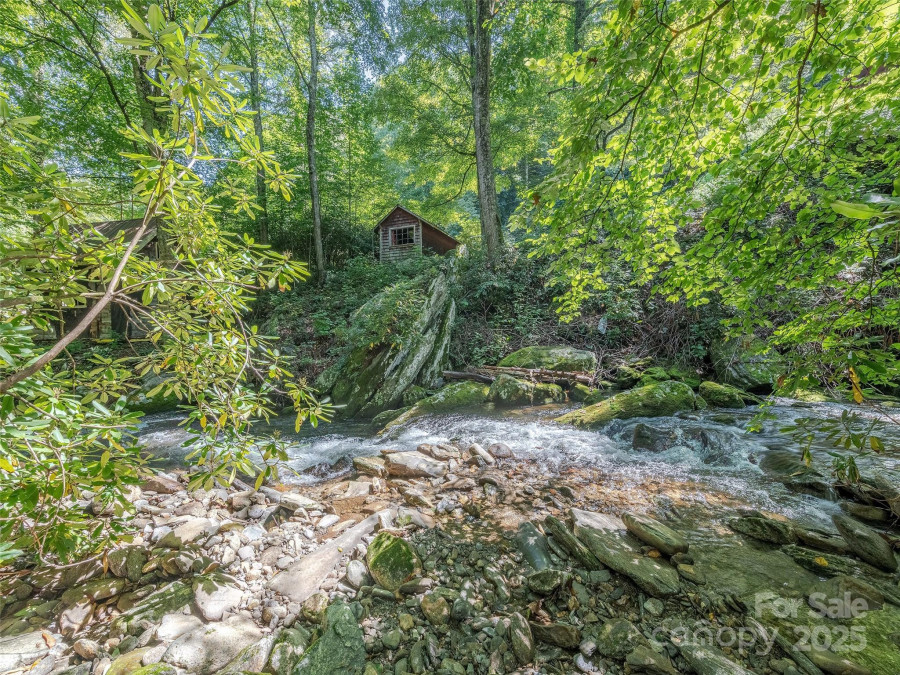 1581 Campbell Creek Rd Maggie Valley, NC 28751