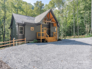 1581 Campbell Creek Rd Maggie Valley, NC 28751