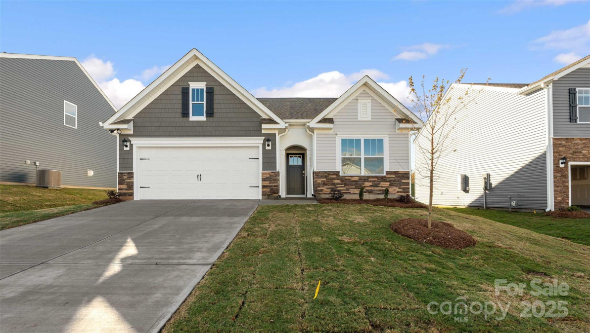 52 Woodvale Dr Waynesville, NC 28786