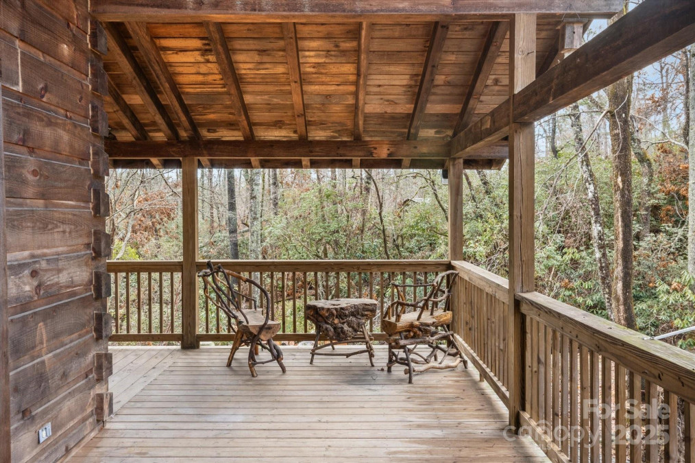 1694 Humpback Mountain Rd Spruce Pine, NC 28777