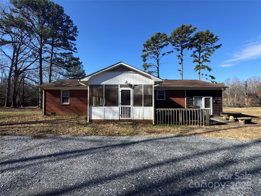 145 Mccarver Rd Gastonia, NC 28056