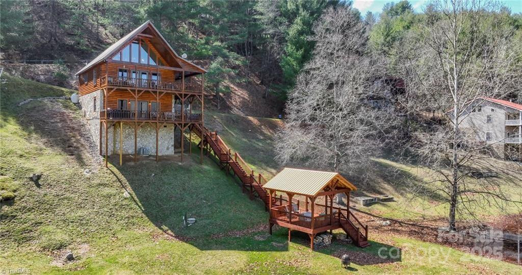 14 River Front Dr Piney Creek, NC 28663