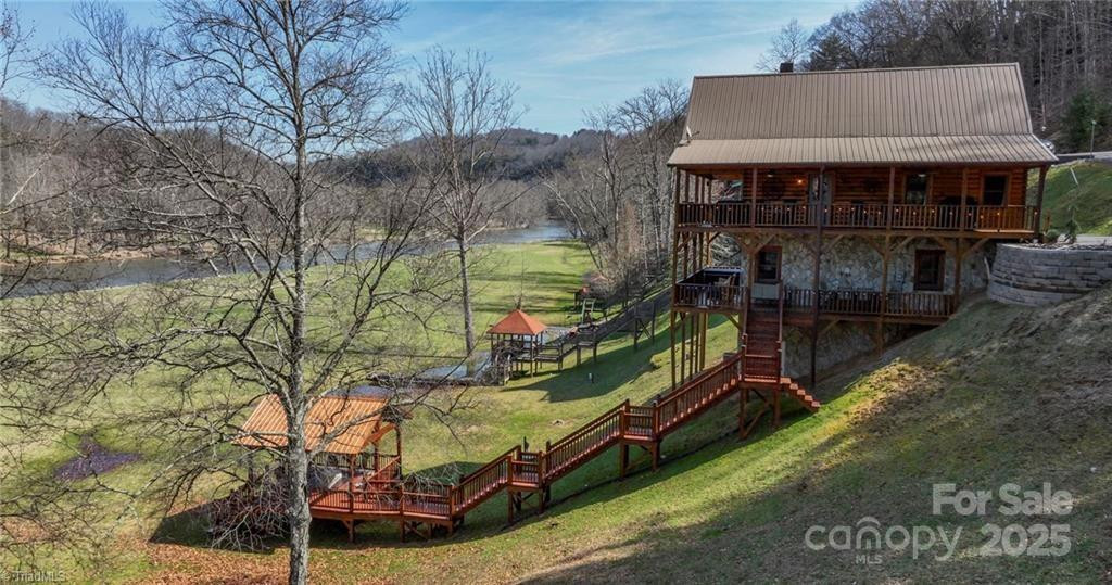 14 River Front Dr Piney Creek, NC 28663