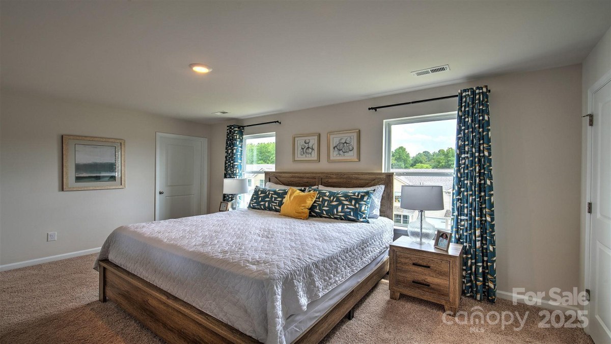 35 Cain Hollow Way Asheville, NC 28806