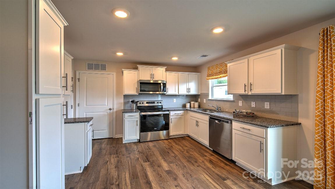 35 Cain Hollow Way Asheville, NC 28806