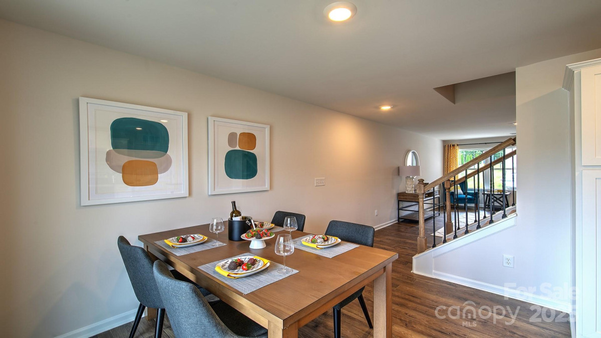 35 Cain Hollow Way Asheville, NC 28806