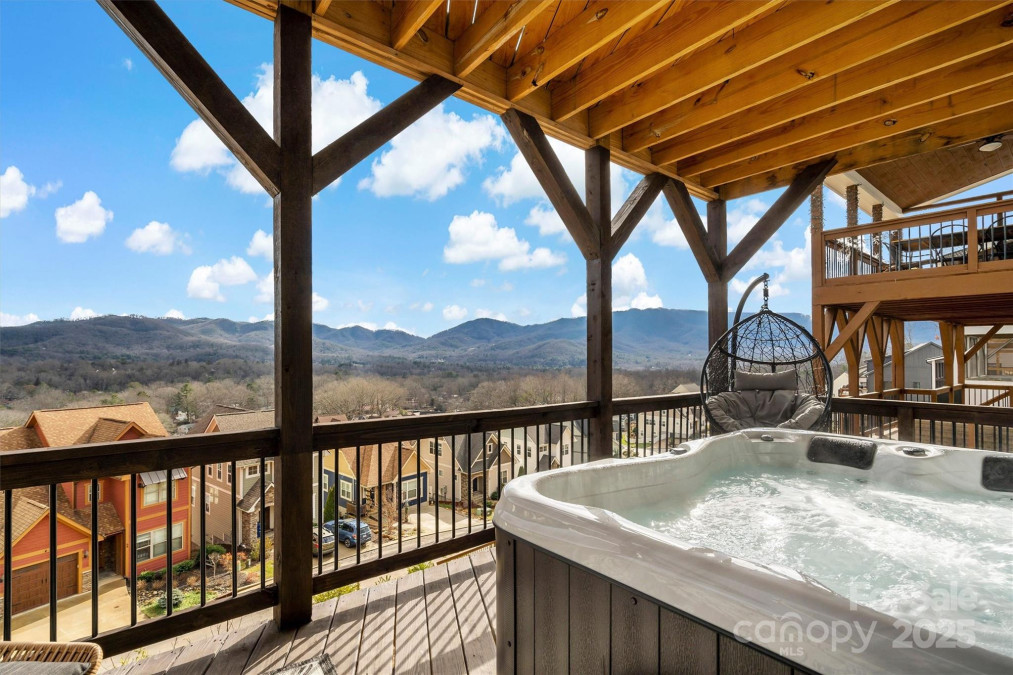 279 Mount Allen Hts Black Mountain, NC 28711