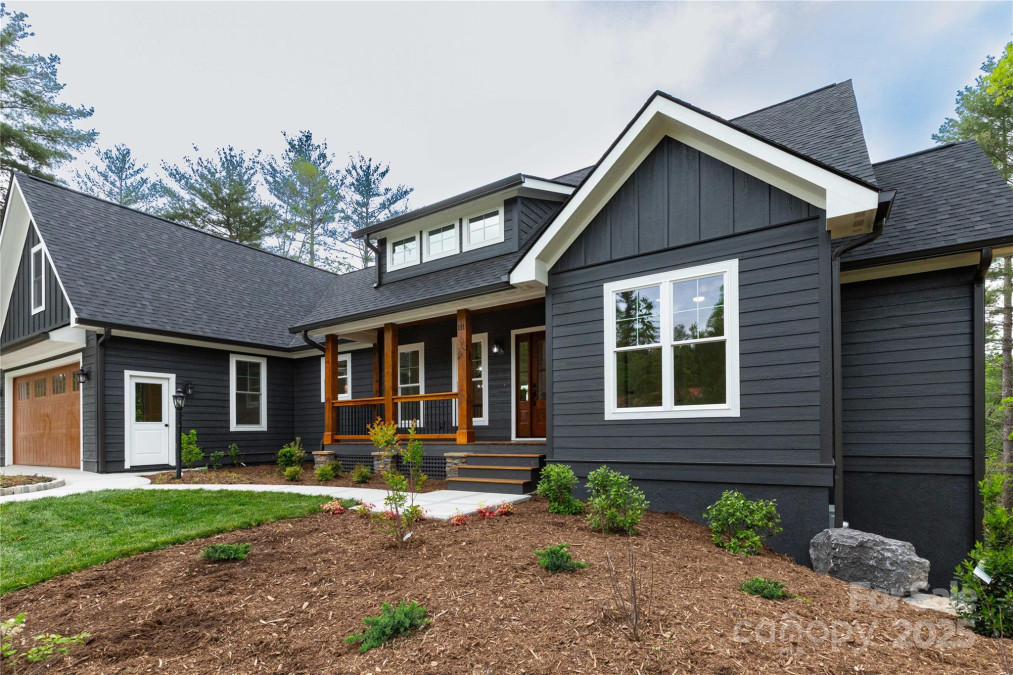111 Laura Tc Hendersonville, NC 28792