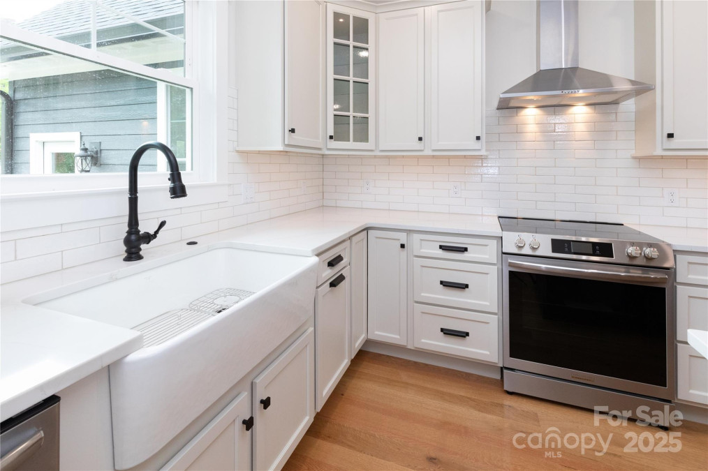111 Laura Tc Hendersonville, NC 28792