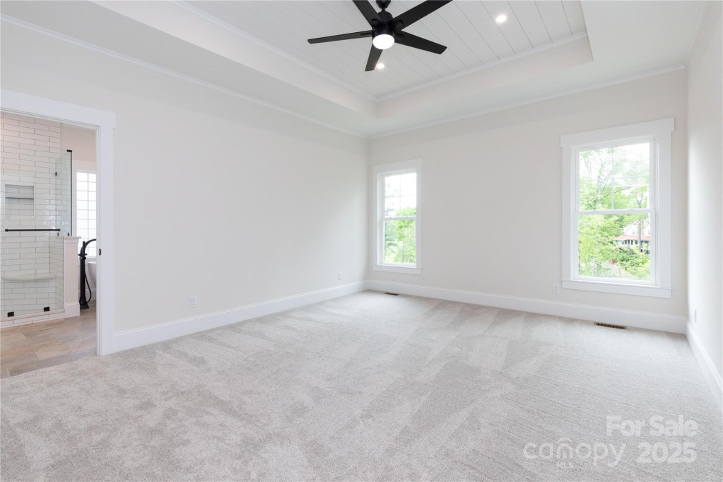 111 Laura Tc Hendersonville, NC 28792