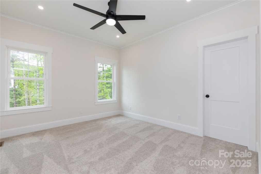 111 Laura Tc Hendersonville, NC 28792
