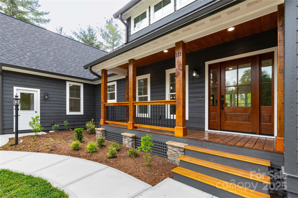 111 Laura Tc Hendersonville, NC 28792