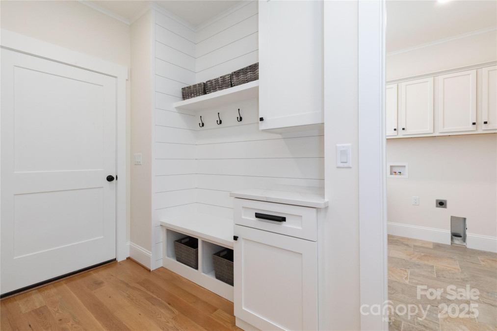 111 Laura Tc Hendersonville, NC 28792