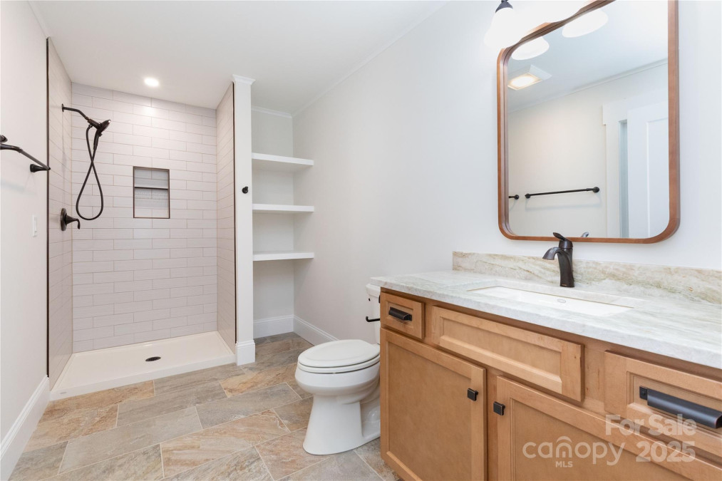 111 Laura Tc Hendersonville, NC 28792