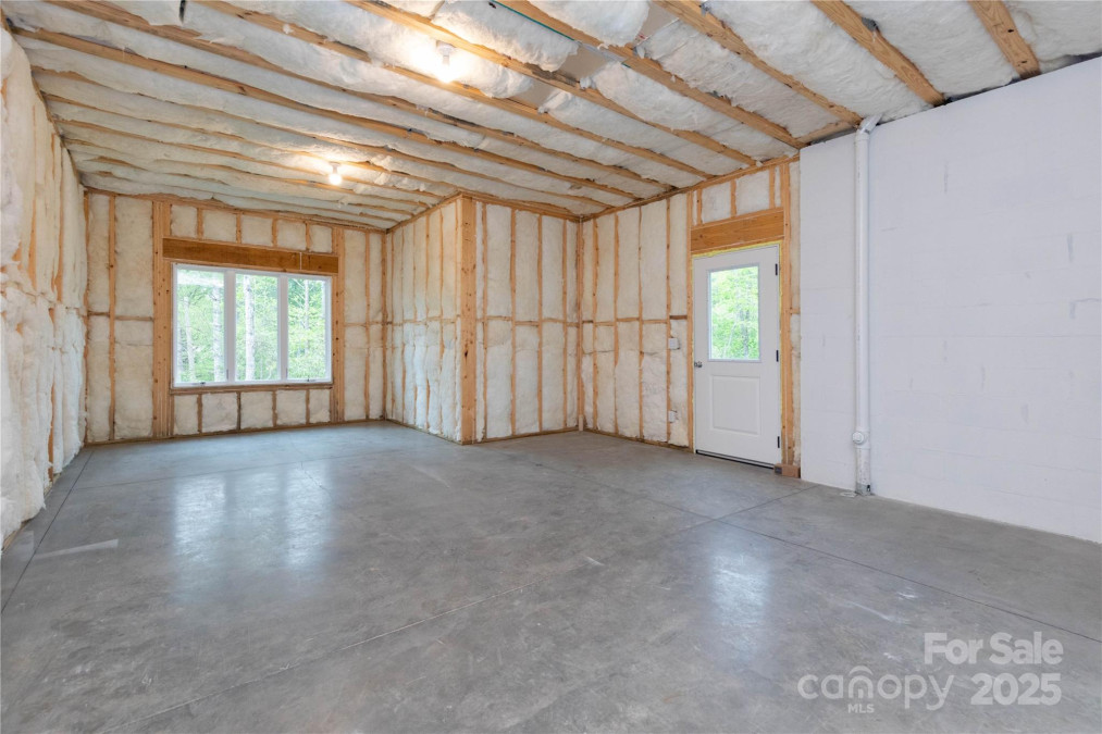 111 Laura Tc Hendersonville, NC 28792