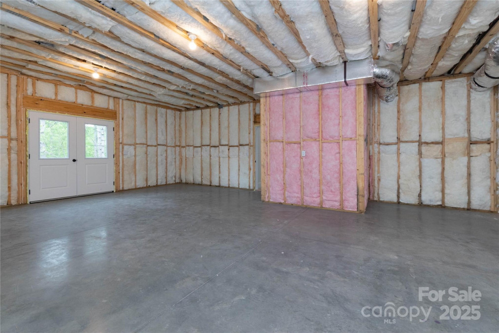 111 Laura Tc Hendersonville, NC 28792