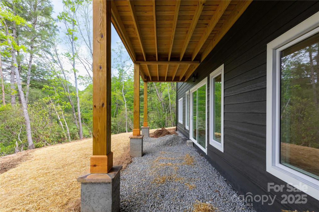 111 Laura Tc Hendersonville, NC 28792