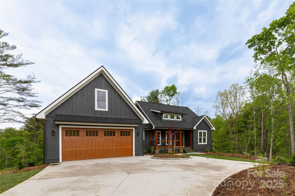 111 Laura Tc Hendersonville, NC 28792