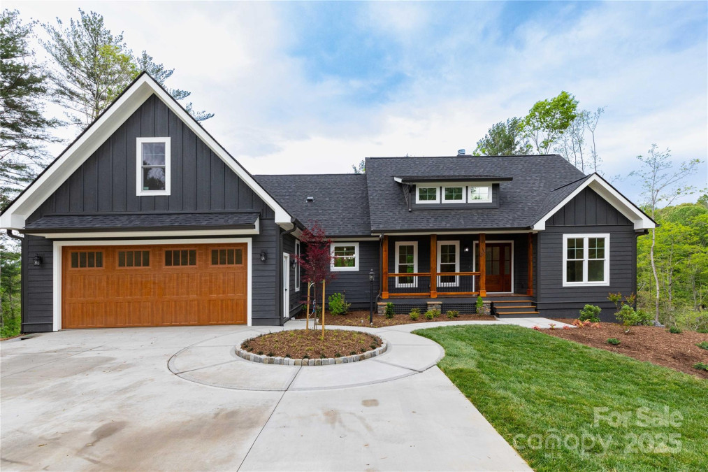 111 Laura Tc Hendersonville, NC 28792
