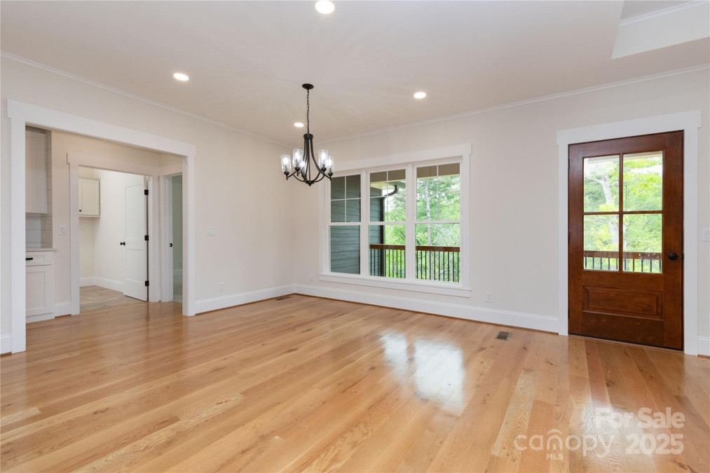111 Laura Tc Hendersonville, NC 28792